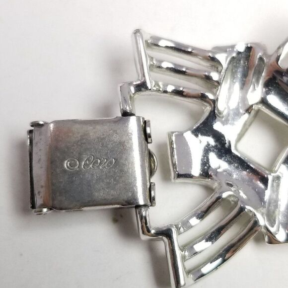 Vintage Coro Wide Panel Silver Tone Bangle Bracelet, Chunky Statement Design - Picture 3 of 6